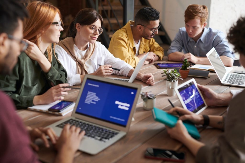 5 Tools Your Online Business Needs to Succeed