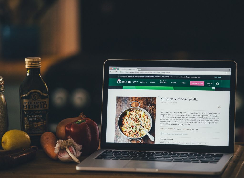 How To Start A Food Blog: First Steps To Succeed