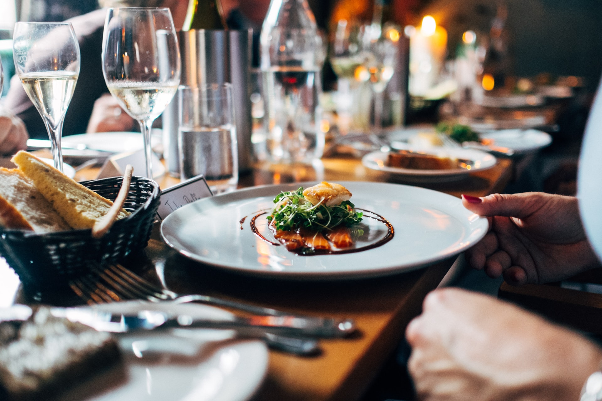 4 Ways Digital Marketing Can Help Your Restaurant Thrive