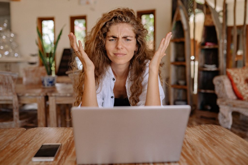 Signs Your Web Design Is Not Helping Your Business At All
