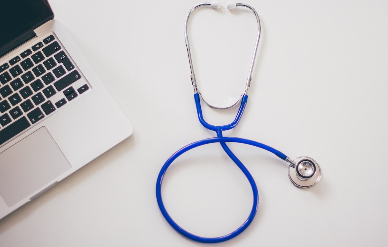 Target Marketing in Healthcare: 6 Ways to Reach Your Audience Online